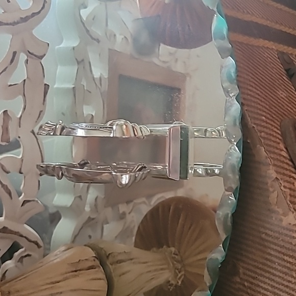 Brighton Scroll Business Card Holder - Picture 2 of 4